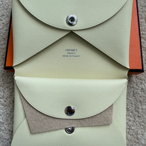 New Limited Edition Hermes 2025 'Spring Panther'  Calvi Duo Card Holder - Picture 6 of 10
